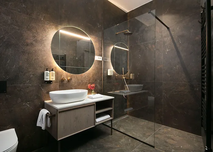 Almayer Art & Heritage Adults Only And Dependance زادار